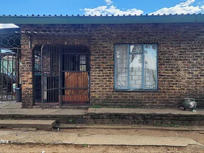 5 Bedroom House For Sale in Rustenburg - qe93.webp