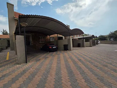 3 Bedroom Apartment For Sale in Centurion - x5mi.webp