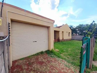 2 Bedroom House For Sale in Pretoria - Npi8.webp