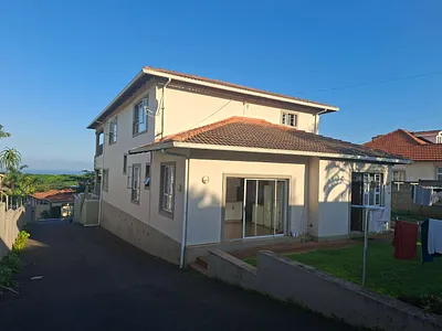 6 Bedroom House For Sale in Durban North - TEko.webp