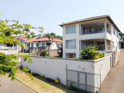 7 Bedroom House For Sale in Durban North - kGtY.webp
