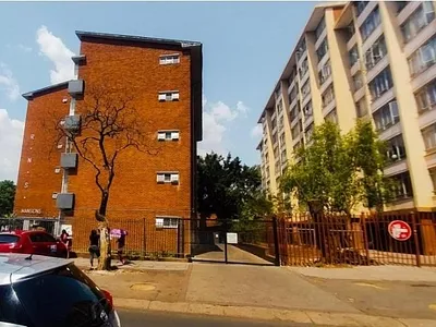 1.5 Bedroom Apartment For Sale in Pretoria - gZ93.webp