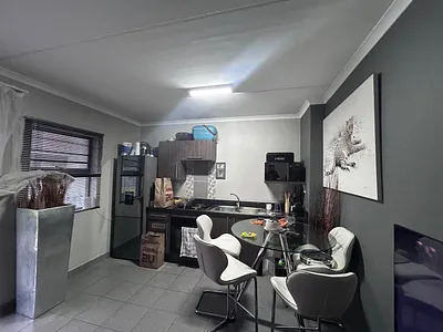 2 Bedroom Apartment To Rent in Pretoria - G867.webp