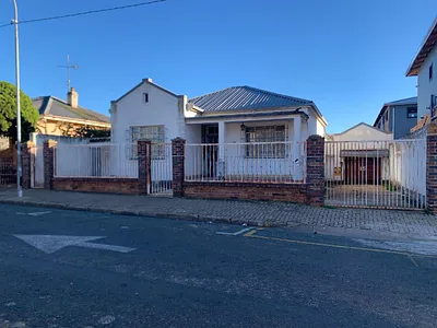 4 Bedroom House For Sale in Johannesburg - Lr0k.webp