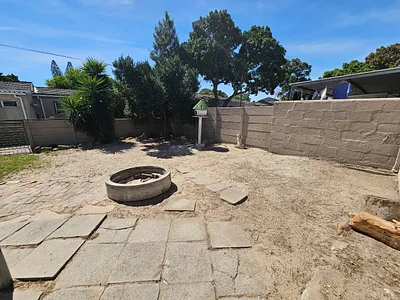 3 Bedroom House To Rent in Bellville - nzcL.webp