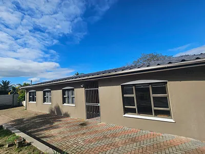 3 Bedroom House To Rent in Brackenfell - ziR8.webp