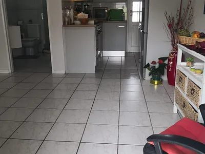 2 Bedroom Apartment To Rent in Brackenfell - img