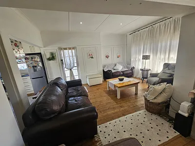 2 Bedroom House To Rent in Bellville - EpQK.webp