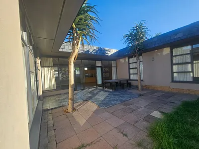4 Bedroom House To Rent in Durbanville - L3TQ.webp