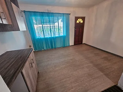 2 Bedroom Apartment To Rent in Parow - AHVa.webp