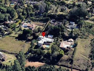 4 Bedroom House For Sale in Kloof - YDDy.webp