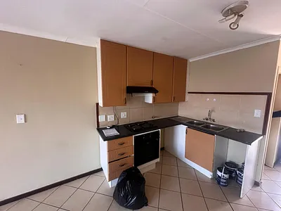 1 Bedroom Apartment For Sale in Midrand - U2N0.webp