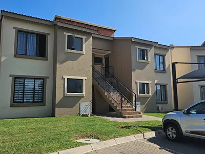 2 Bedroom Apartment For Sale in Pretoria - zR0X.webp