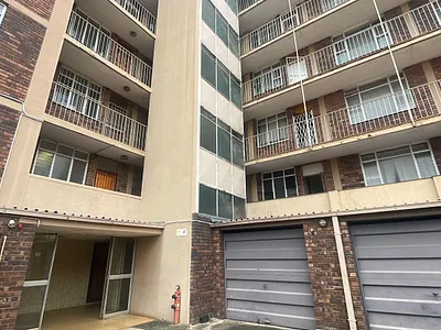 2 Bedroom Apartment For Sale in Pretoria - uA0U.webp