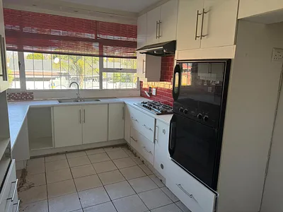 2 Bedroom Townhouse For Sale in Roodepoort - B4zV.webp