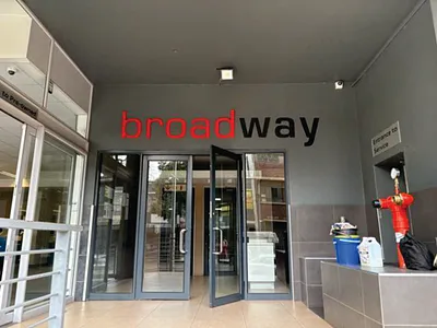1 Bedroom Apartment For Sale in Johannesburg - THZn.webp
