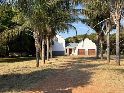 8 Bedroom House For Sale in Pretoria - dmBS.webp