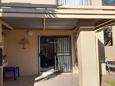 2 Bedroom Townhouse For Sale in Pretoria - img