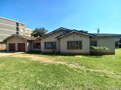 4 Bedroom House For Sale in Witbank - img