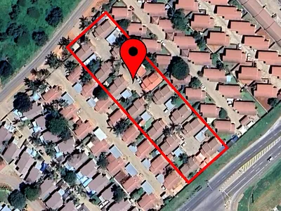 3 Bedroom Townhouse For Sale in Polokwane - 6bDO.webp