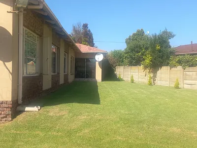 4 Bedroom House For Sale in Standerton - img