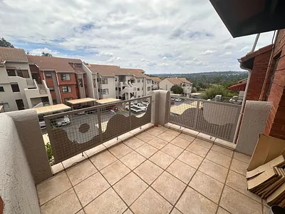 3 Bedroom Apartment For Sale in Sandton - S5a5.webp