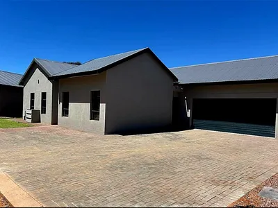 4 Bedroom House For Sale in Kathu - ECAk.webp