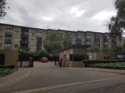 0.5 Bedroom Apartment For Sale in Johannesburg - img