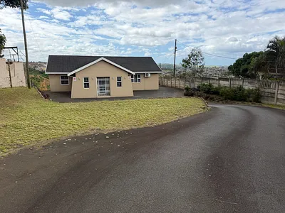 4 Bedroom House For Sale in Verulam - img