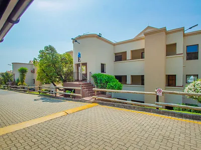 1 Bedroom Apartment For Sale in Roodepoort - img
