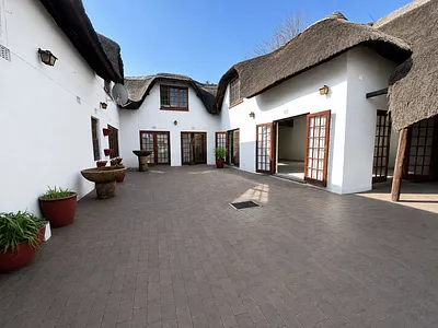 5 Bedroom House For Sale in Alberton - HU1t.webp