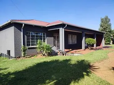 5 Bedroom House For Sale in Krugersdorp - f8SZ.webp