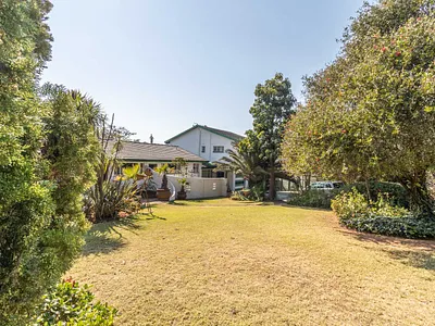 4 Bedroom House For Sale in Roodepoort - FMKe.webp