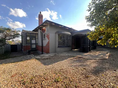 4 Bedroom House For Sale in Roodepoort - D26B.webp