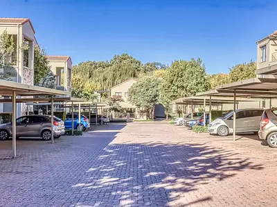 0.5 Bedroom Apartment To Rent in Sandton - img
