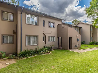 2 Bedroom Apartment For Sale in Randburg - 3tQC.webp