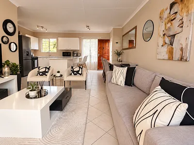 3 Bedroom Apartment For Sale in Roodepoort - img