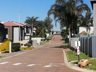 4 Bedroom House For Sale in Krugersdorp - fRQH.webp