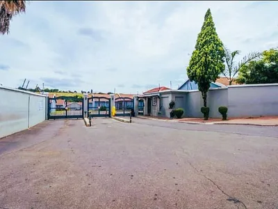 3 Bedroom Townhouse For Sale in Roodepoort - jvlf.webp