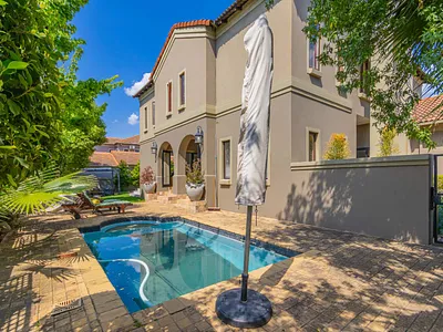 4 Bedroom House For Sale in Sandton - tNPn.webp
