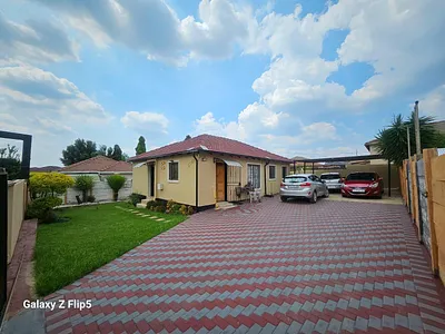 3 Bedroom House For Sale in Roodepoort - tKPt.webp