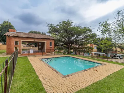 1 Bedroom Townhouse For Sale in Roodepoort - el7w.webp