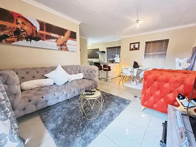 2 Bedroom Apartment For Sale in Roodepoort - UPjJ.webp
