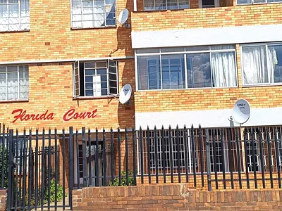 1 Bedroom Apartment For Sale in Roodepoort - DJuh.webp