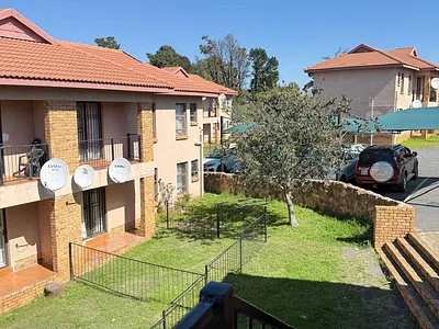 2 Bedroom Apartment For Sale in Roodepoort - CB5I.webp