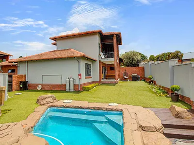3 Bedroom Townhouse For Sale in Randburg - Ac3Z.webp