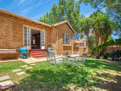 2 Bedroom Townhouse For Sale in Roodepoort - NBaI.webp