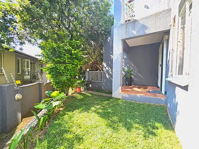 2 Bedroom Apartment For Sale in Roodepoort - img