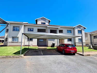 2 Bedroom Apartment For Sale in East London - 0XpI.webp