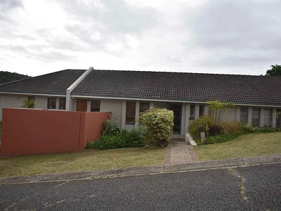 4 Bedroom House For Sale in East London - TMs0.webp